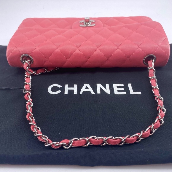 Chanel classic flap bag - Picture 8 of 16